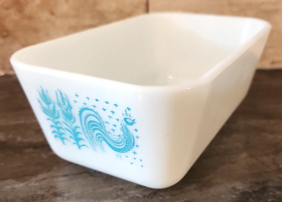 Vintage Pyrex 0502 Amish Butterprint Refrigerator Dish 1 1/2 Pt Rooster