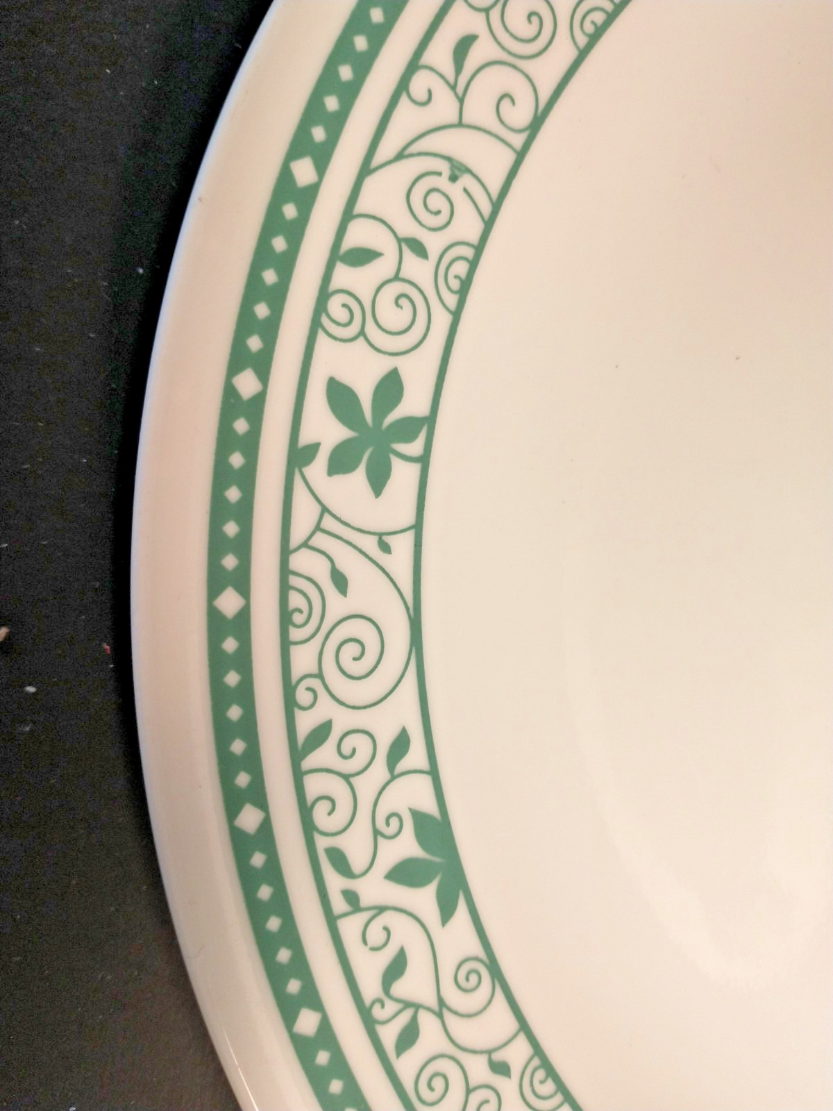 Corelle Green Winding Gate Dinner Plate 10.25″ wide