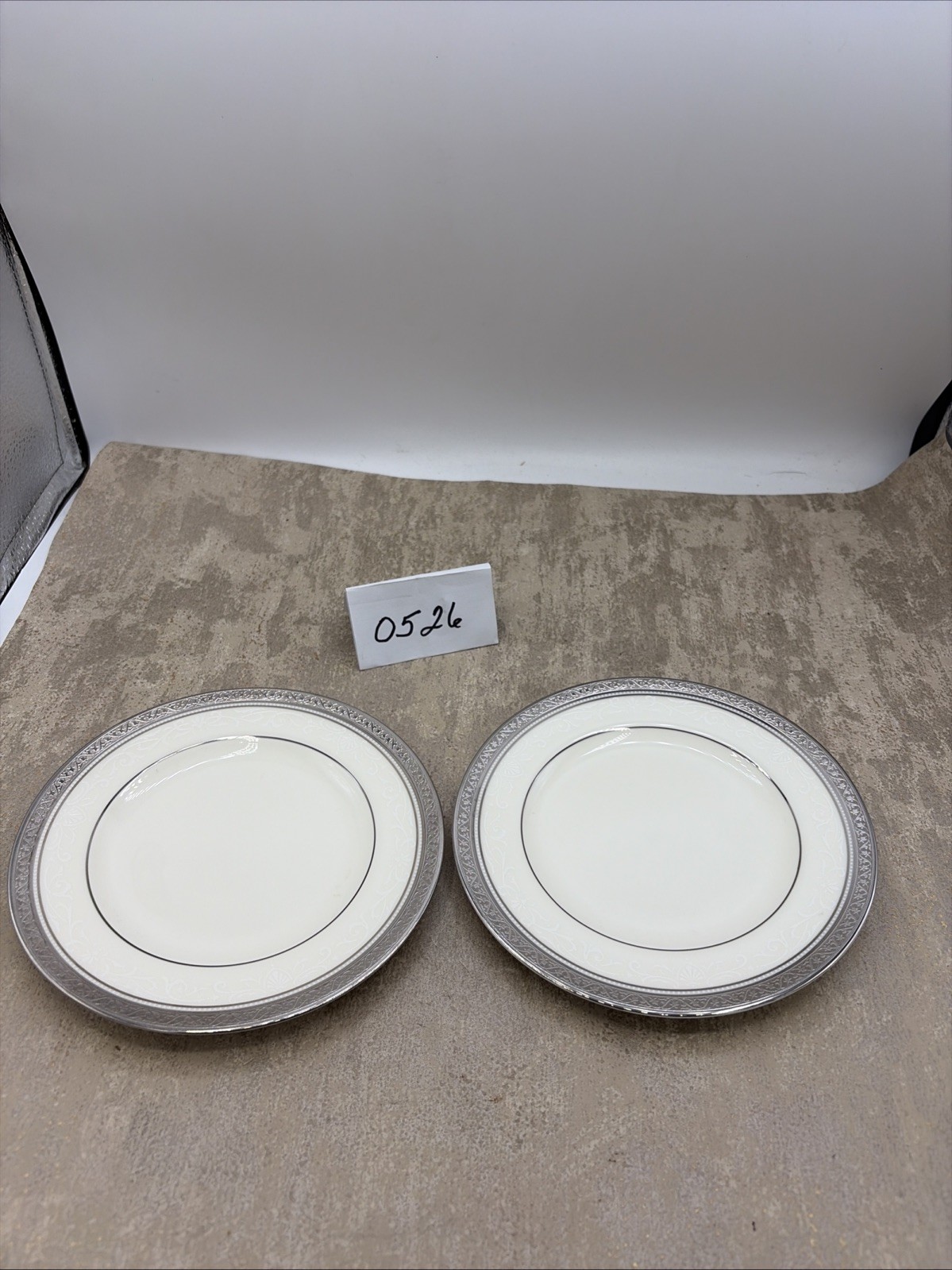 Noritake Ardmore Platinum Set of 2 Bread Plates Set (s) White Embossed Scroll