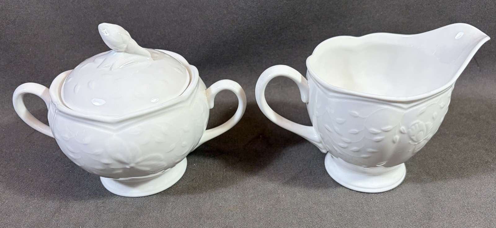 LENOX BUTTERFLY MEADOW CLOUD CREAMER AND SUGAR BOWL WITH LID