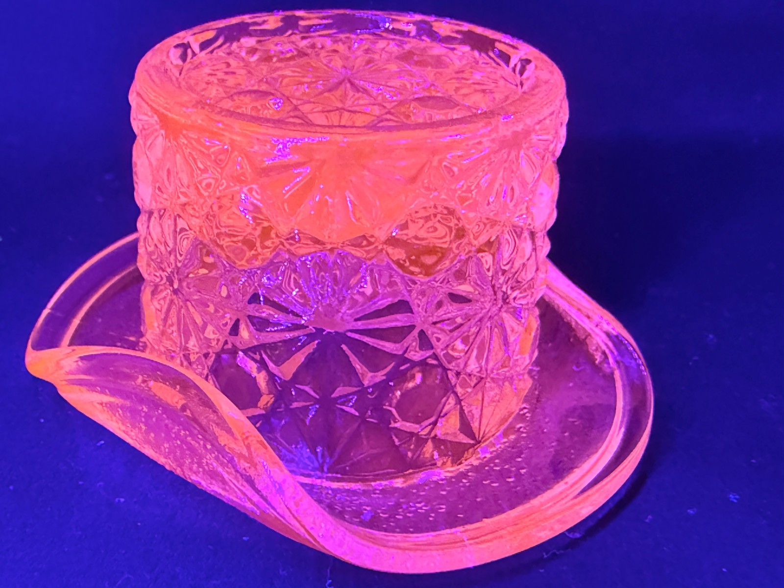 Green Vaseline glass uranium Daisy and button Top hat toothpick holder selenium