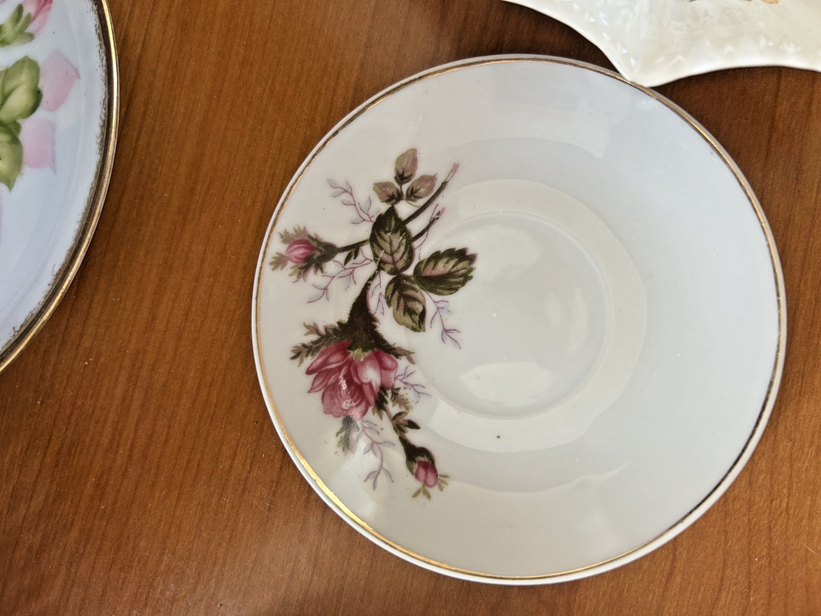 Lot: 6 Vintage Floral Variety Cottage Core Wall Plate Decor 10″ & Smaller