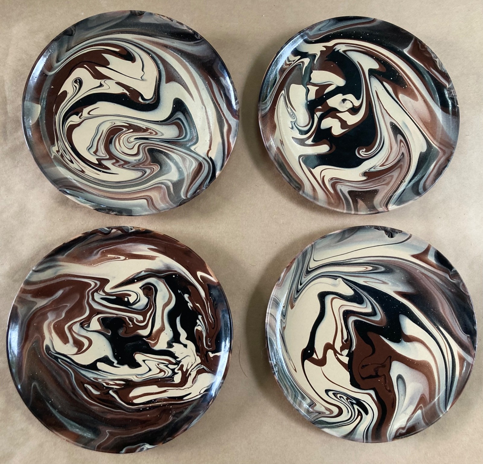 4 * VIETRI Chocolate Brown Marble Swirl 6.25” Plates Canapé Appetizer Cream Tan