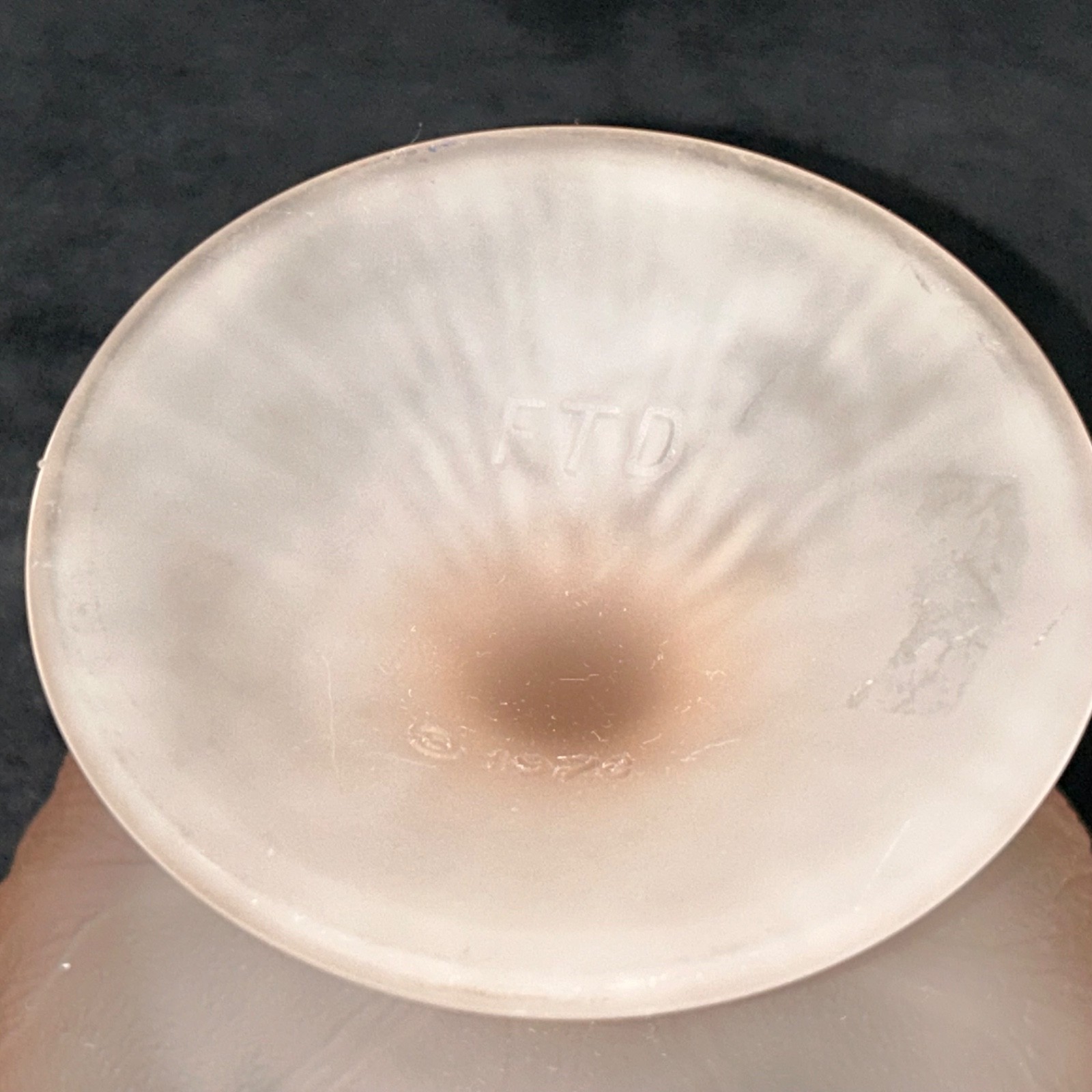 FTD Frosted Pink Glass Pedestal Candy Bowl Planter With Oak Leaf Design 1978
