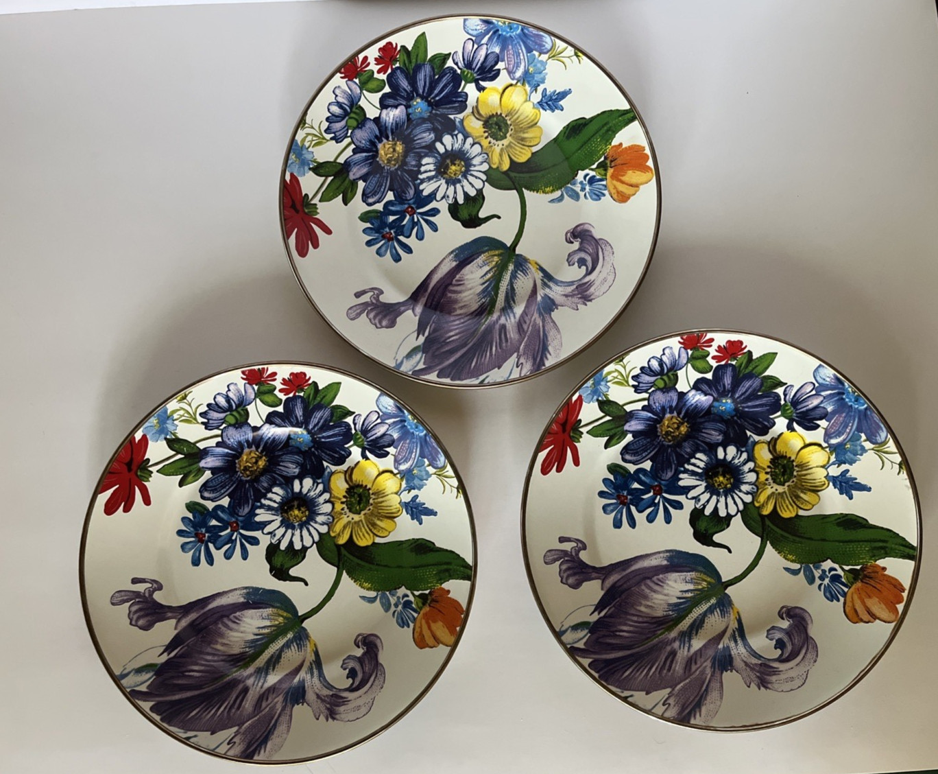 Lot Mackenzie Childs 10.25″ white flower market enamel dinner plates