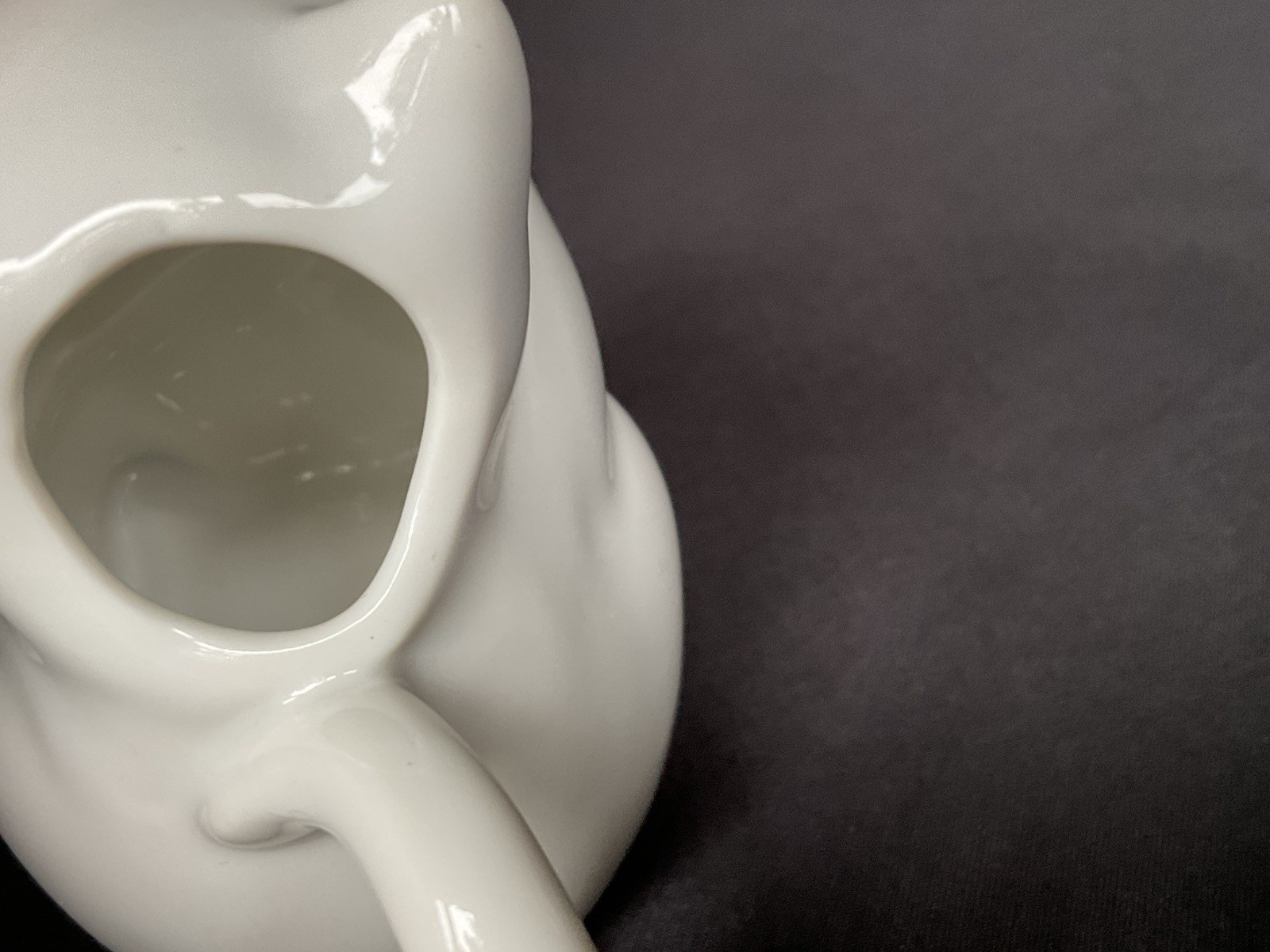 Porcelain Mini Cat Creamer Pitcher 3 Inches White Kitty HIC JAPAN Paw Spout