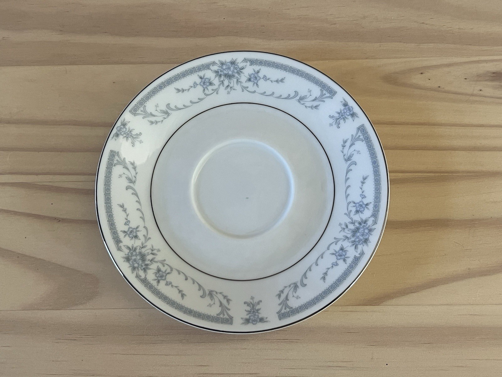 Sheffield Blue Whisper 5 Piece Place Setting Porcelain Fine China Set 1985