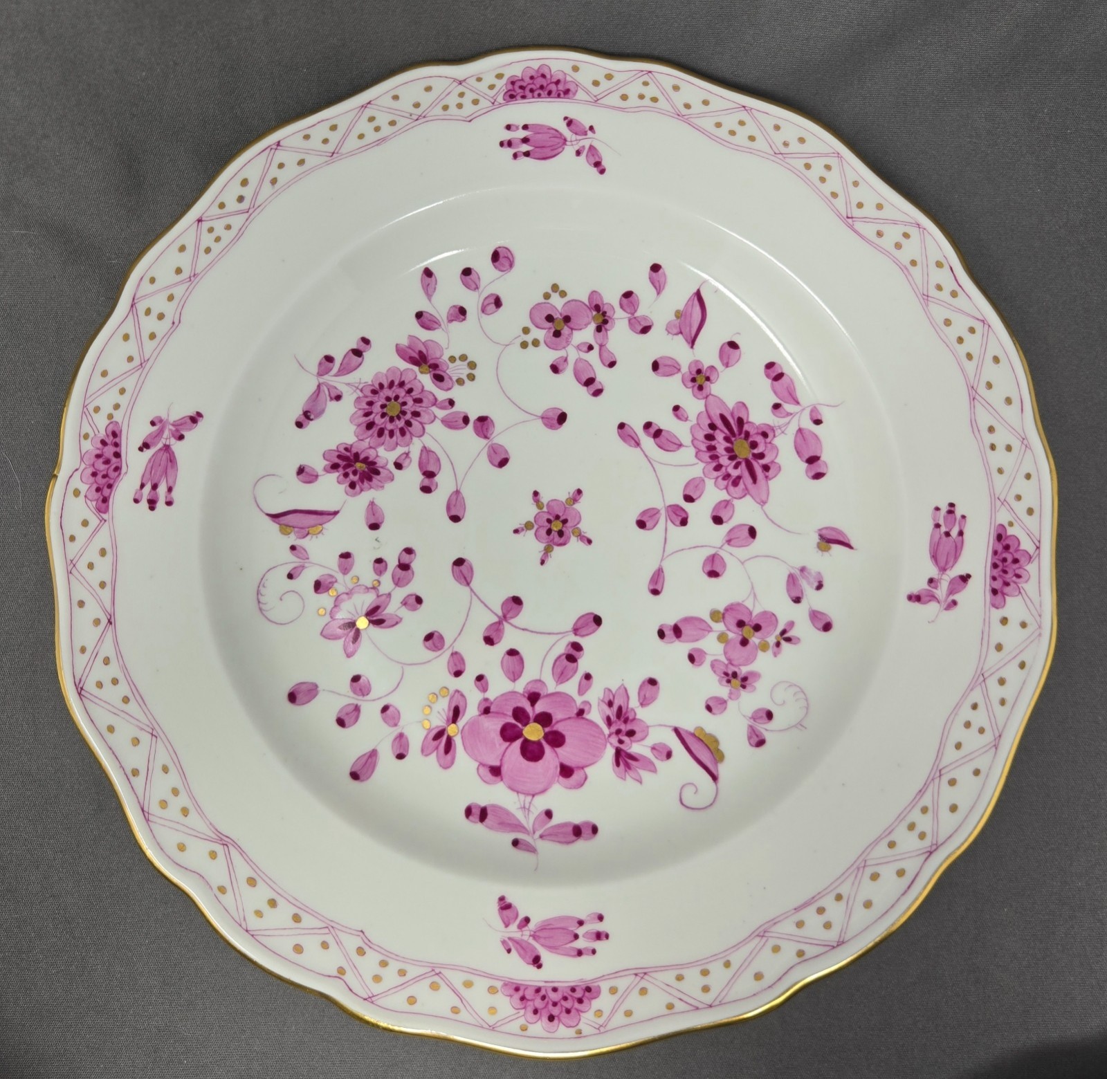Set of 6 Meissen Hand Painted Pink Puce Indian & Gold 10 1/8 Inch Plates
