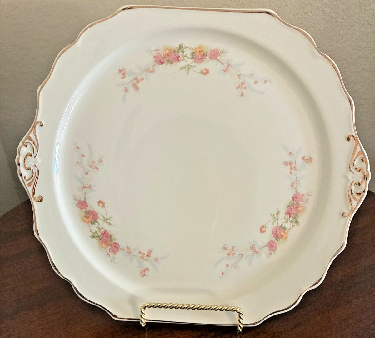 BAKERITE CAKE/DESSERT PLATE WITH 22K GOLD TRIM/SWEETHEART ROSE/ CHOP TAB HANDLES