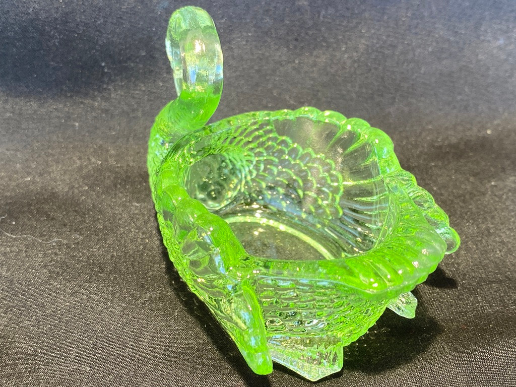 Green Vaseline uranium glass Swan / Easter eggs salt cellar dip duck dish yellow
