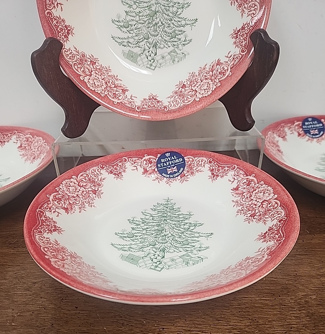 NEW! – ROYAL STAFFORD CHRISTMAS TREE RED & GREEN COUPE CEREAL BOWL SET OF FOUR