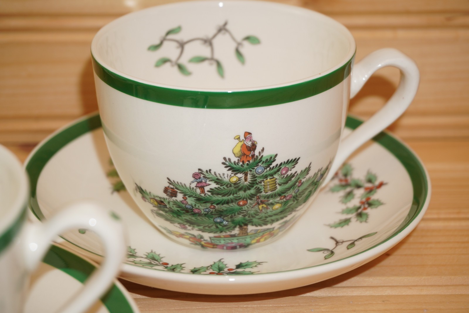 Spode Christmas Tree England 3 Cup & Saucer SETS (#4-6-29-2026) (B1)