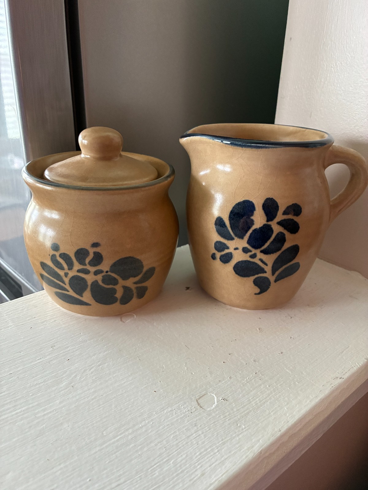 Pfaltzgraff Folk Art Vintage Creamer #024 and Sugar Bowl With Lid #022 USA