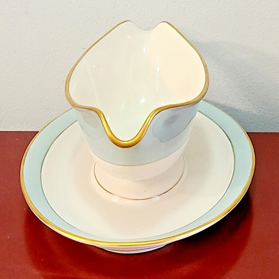 Pickard Seafoam Creamy White 22K Gold Malvern Sauce / Gravy Boat w Under Plate