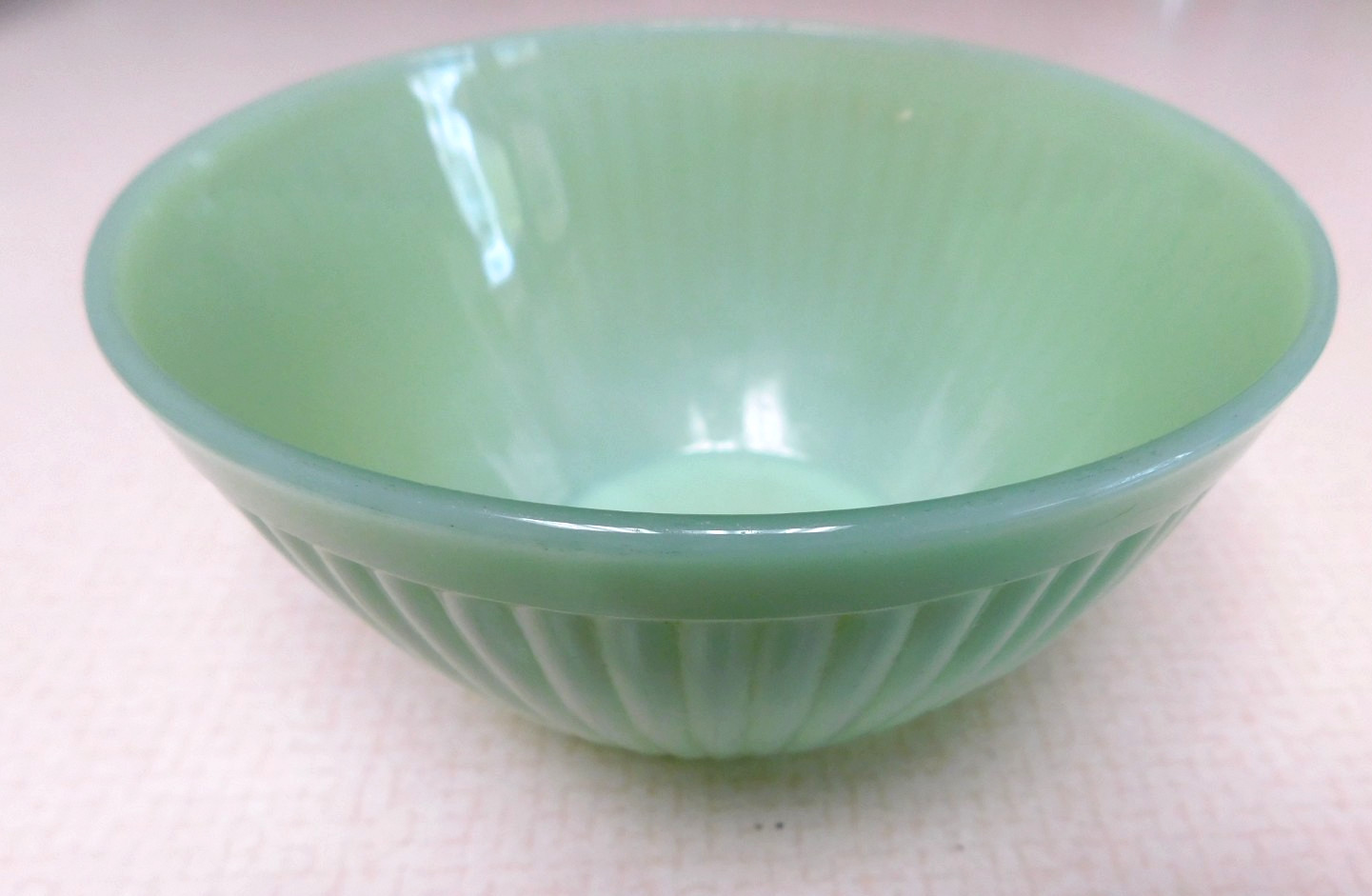 VINTAGE FIRE KING JADEITE JAY RAY VERTICAL RIBBED MIXING BOWL 2 3/4″ TALL