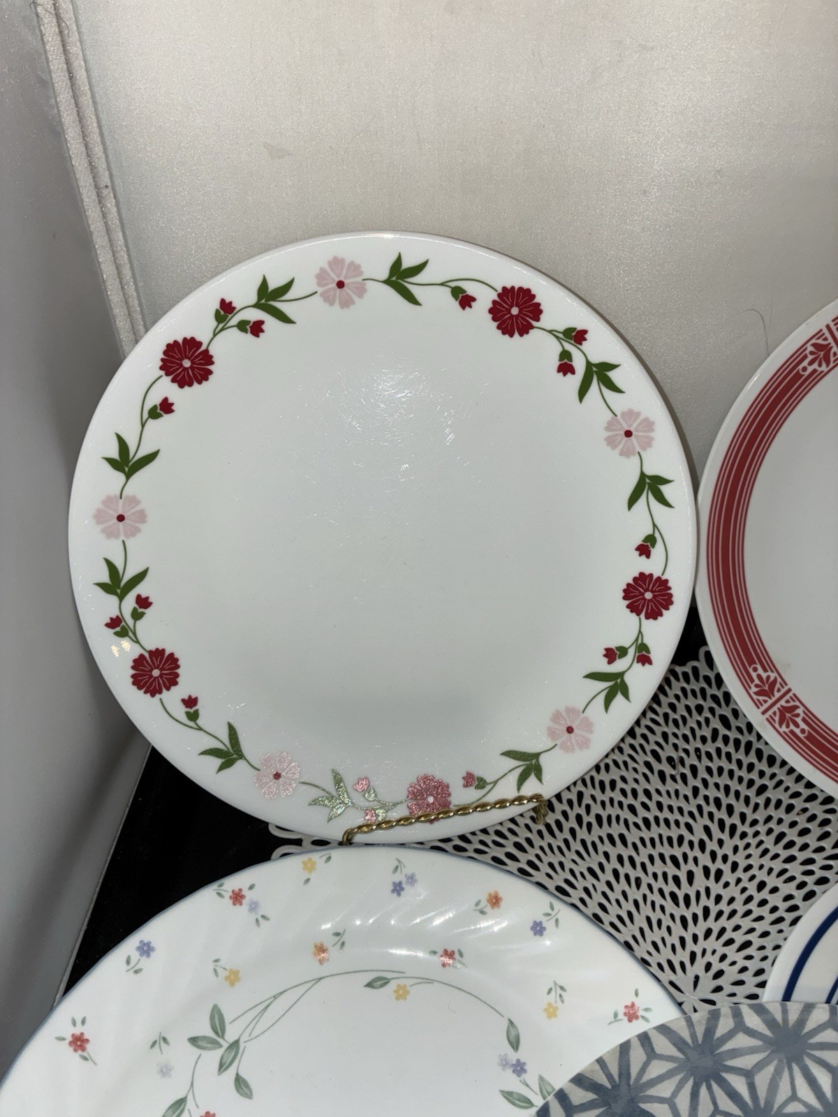 Lot of 7 Mixed Corelle Dinner Plates ~ 7 Different Patterns 10 1/4″