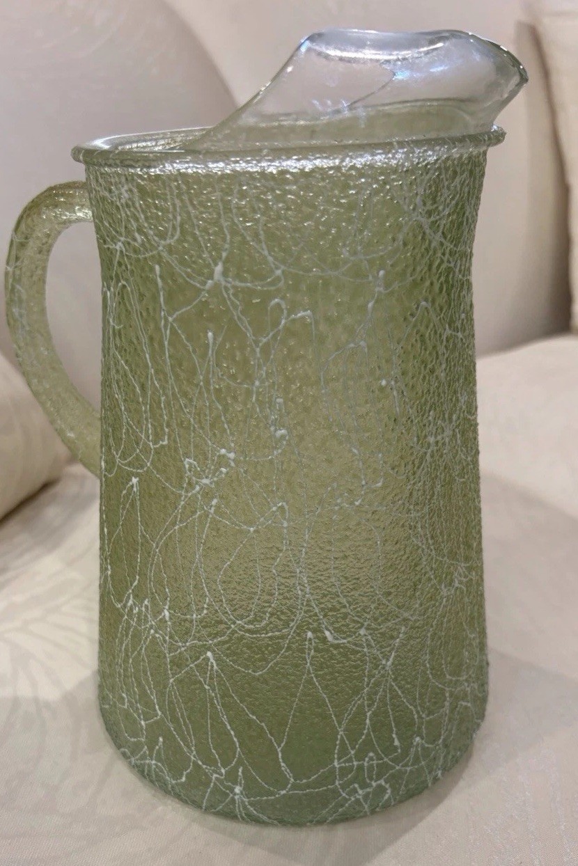 Green “Spaghetti “Glass Pitcher 1950S Spiral Art Pattern 9 In, 64 Oz. ￼