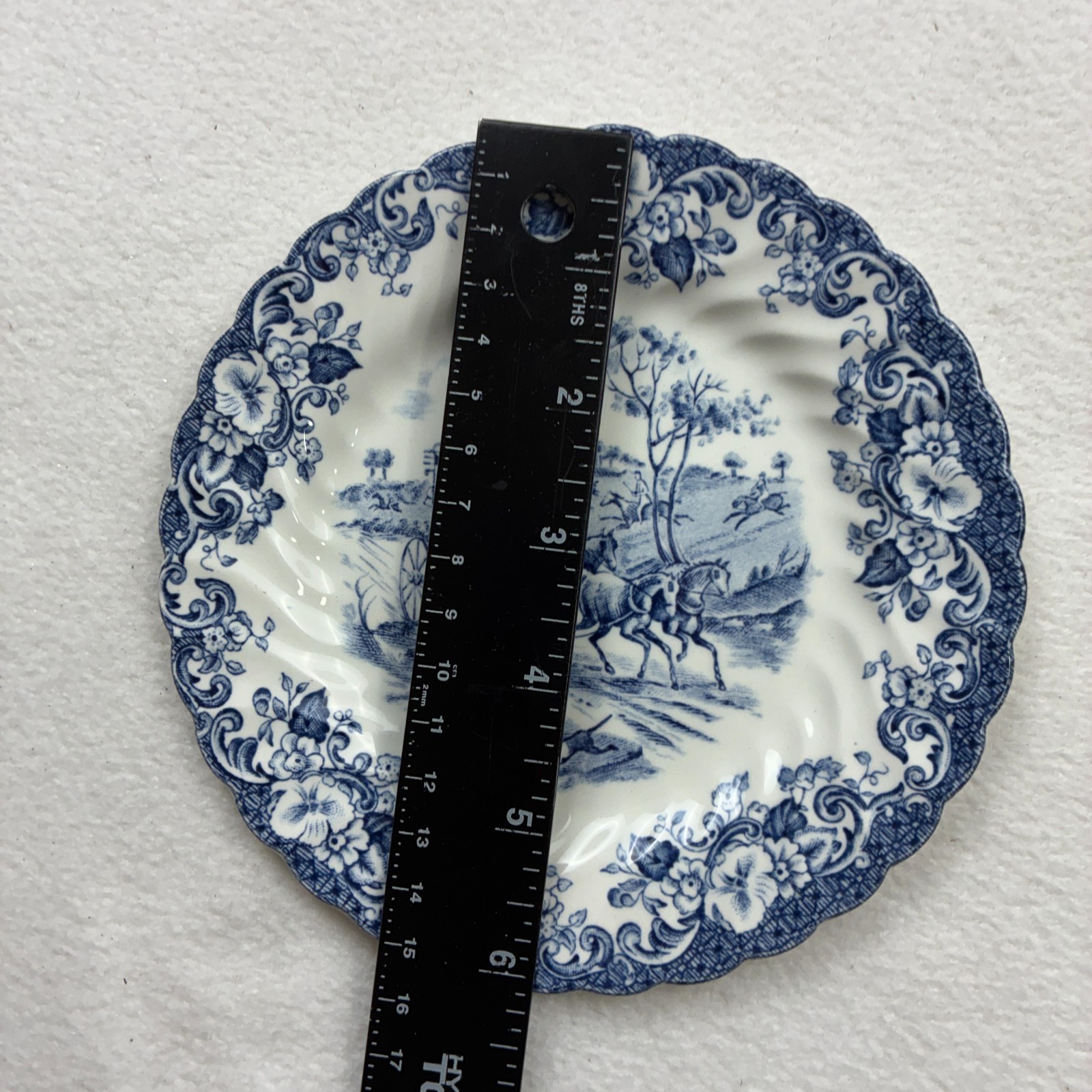 Lot of 6 Johnson Brothers England Coaching Scenes 6.25” Salad Plates Blue White