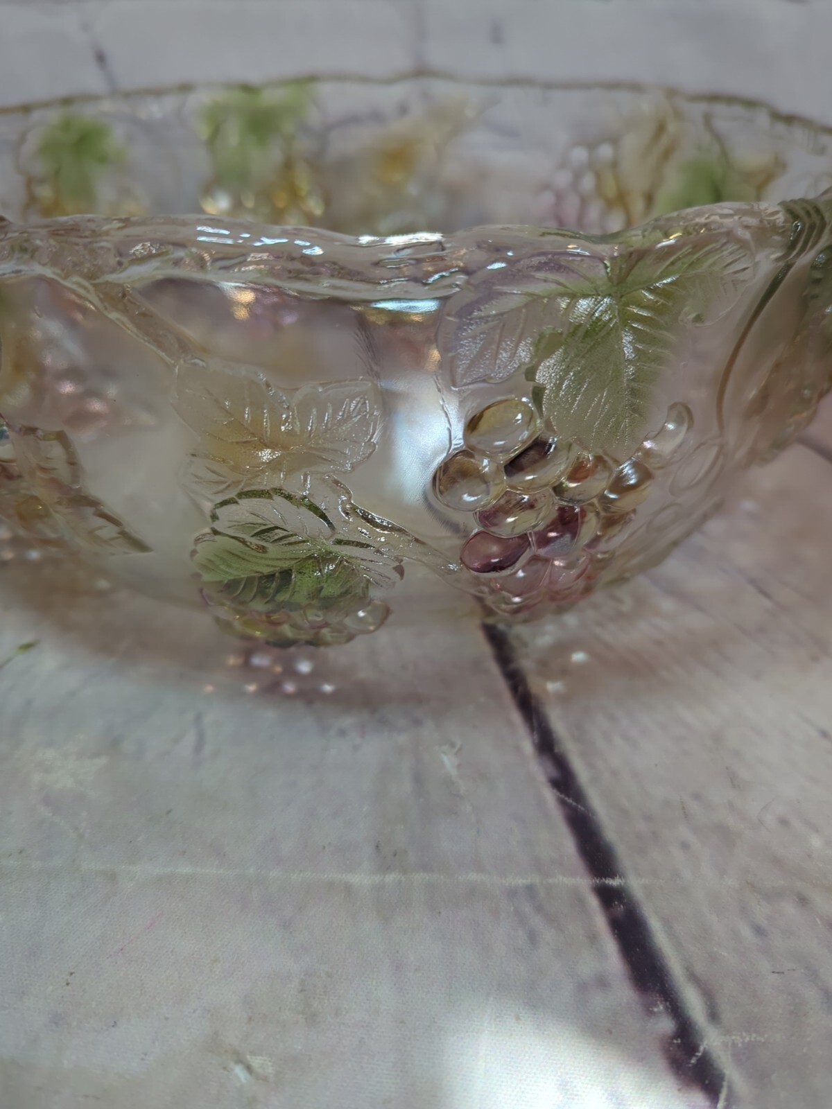 Vtg Pressed Glass Bowl Grapes 3-D Grapevines 4″ Tall 9.5″ Wide MCM