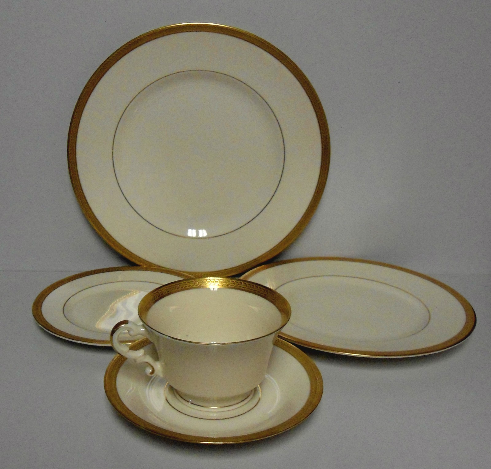 Syracuse DIANE (GOLD ENCRUSTED) 20 Piece Set FOUR PLACE SETTINGS More Here