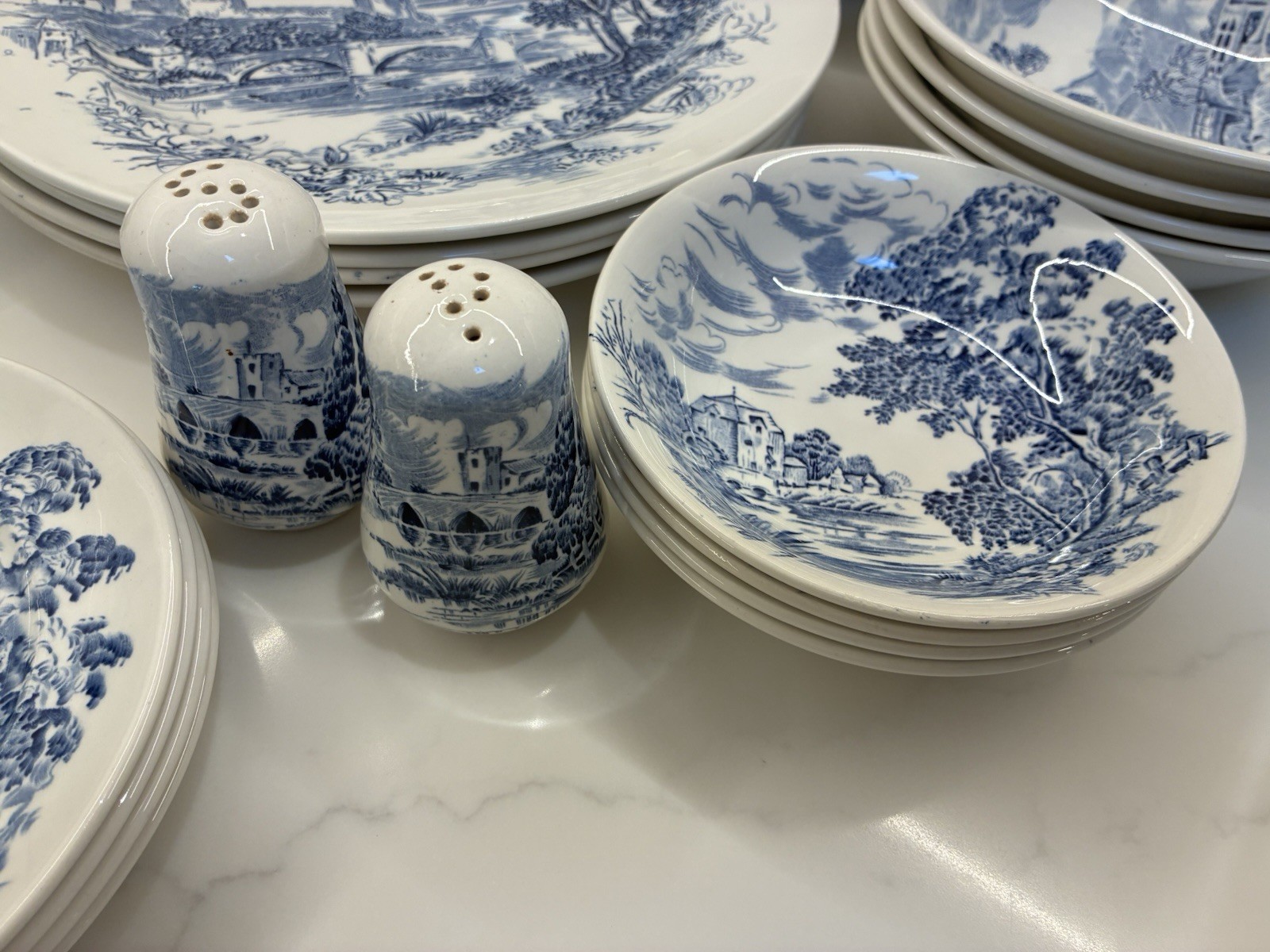 Perfect! ENOCH Wedgwood Countryside Blue Transferware 34 Pc Dinnerware Set for 4