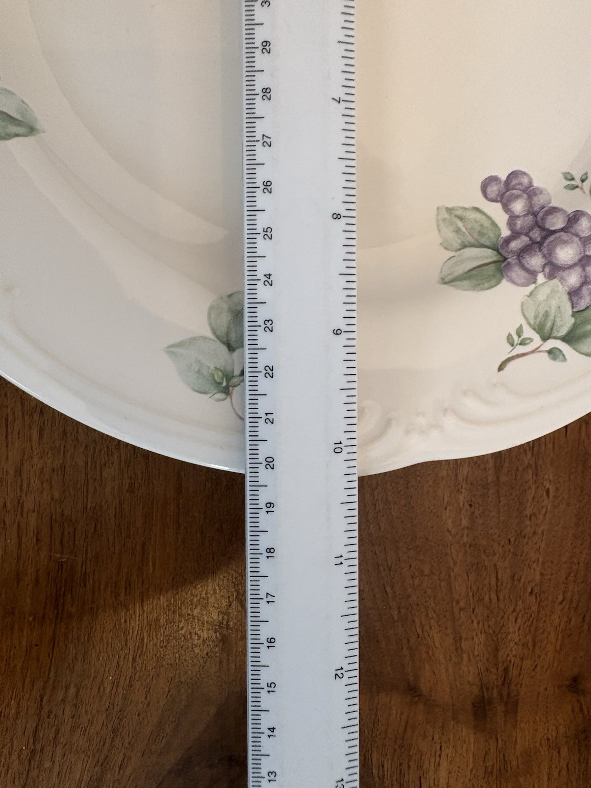 6–Pfaltzgraff GRAPEVINE 10 3/8″ Dinner Plates Vintage Stoneware Scallop