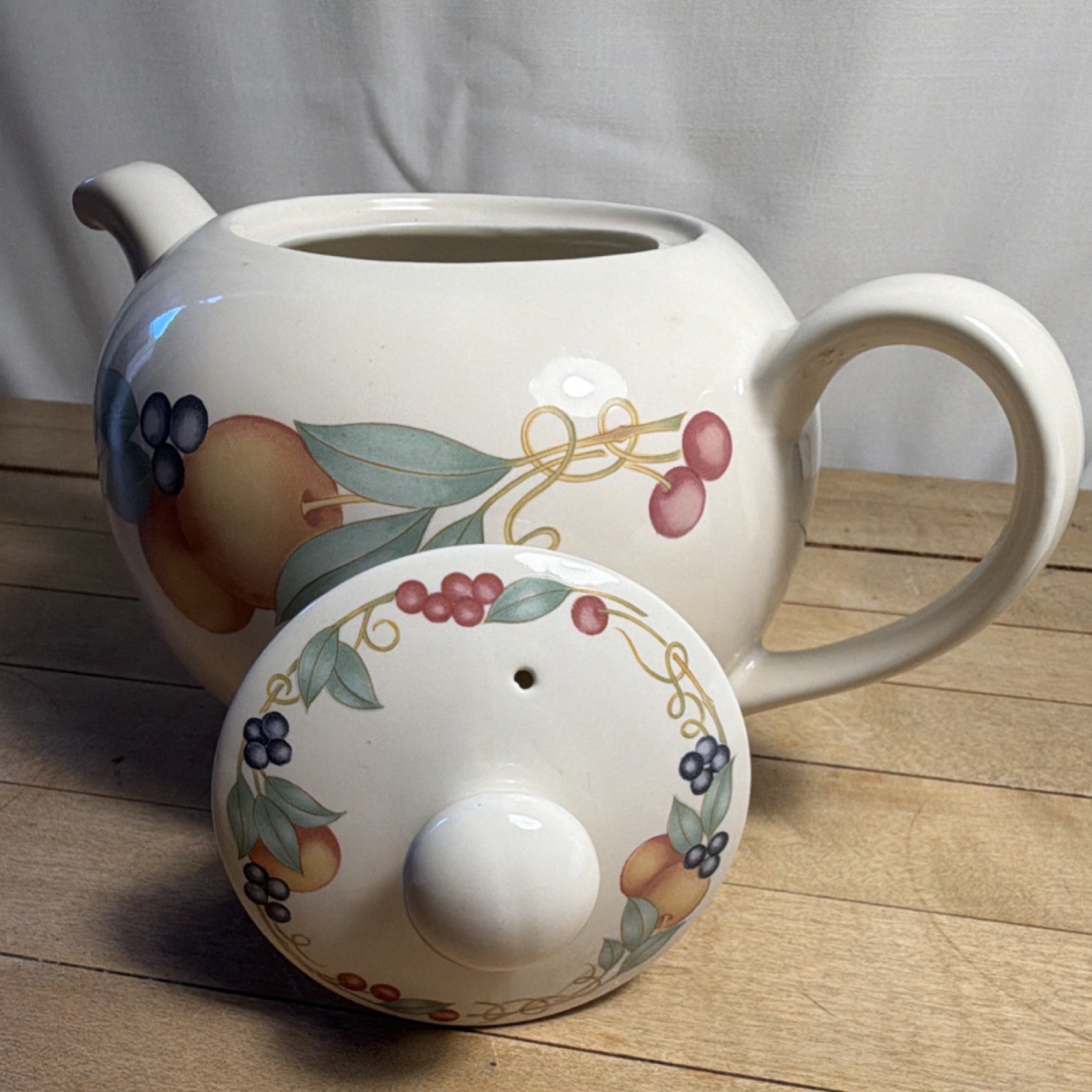 Robinson Design Group Abundance Porcelain Teapot Fruit and Leaves Pattern, 1991