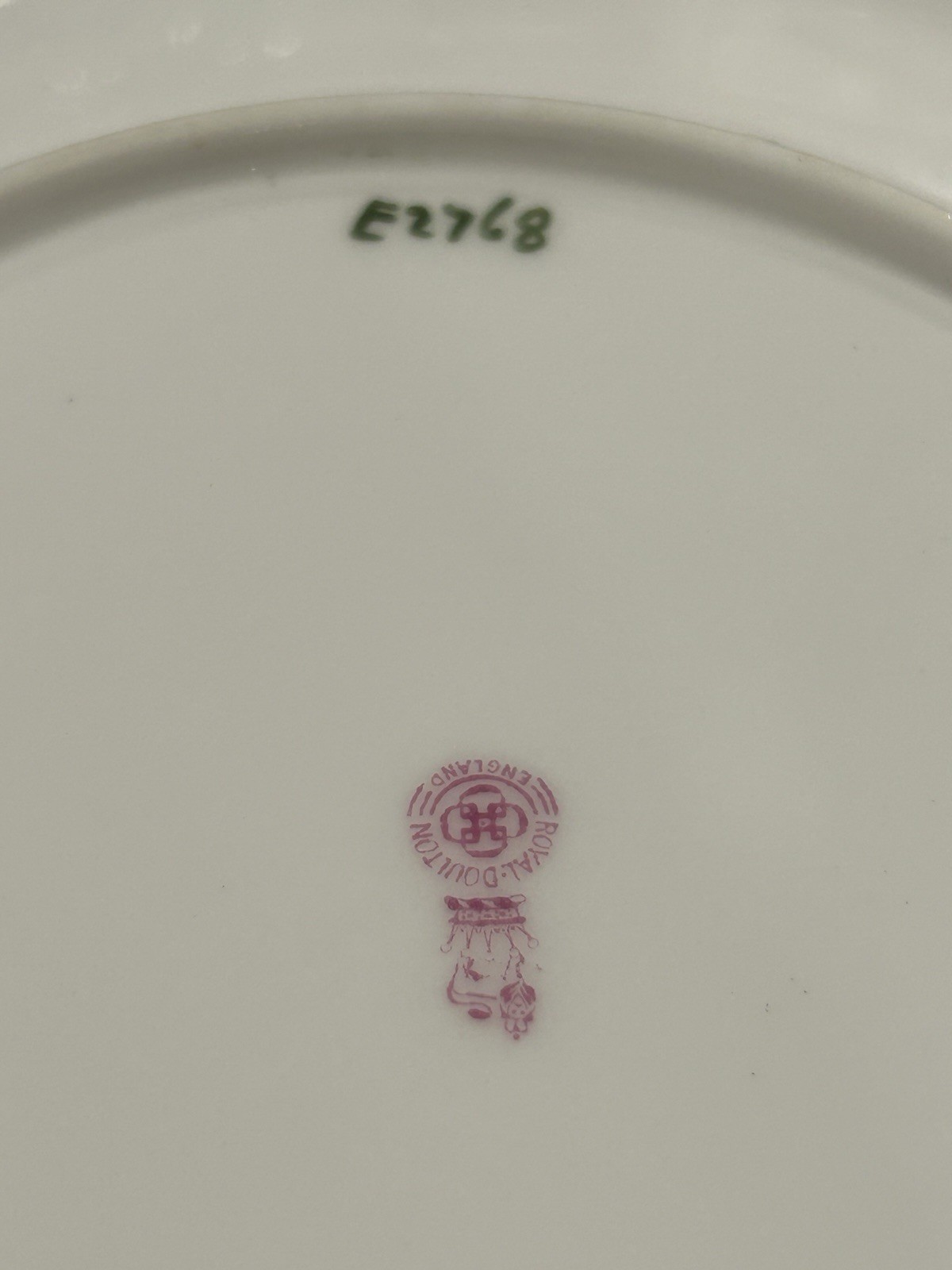 ROYAL DOULTON COACHING DAYS BLUE SKY 9″ CABINET PLATE (E2768)