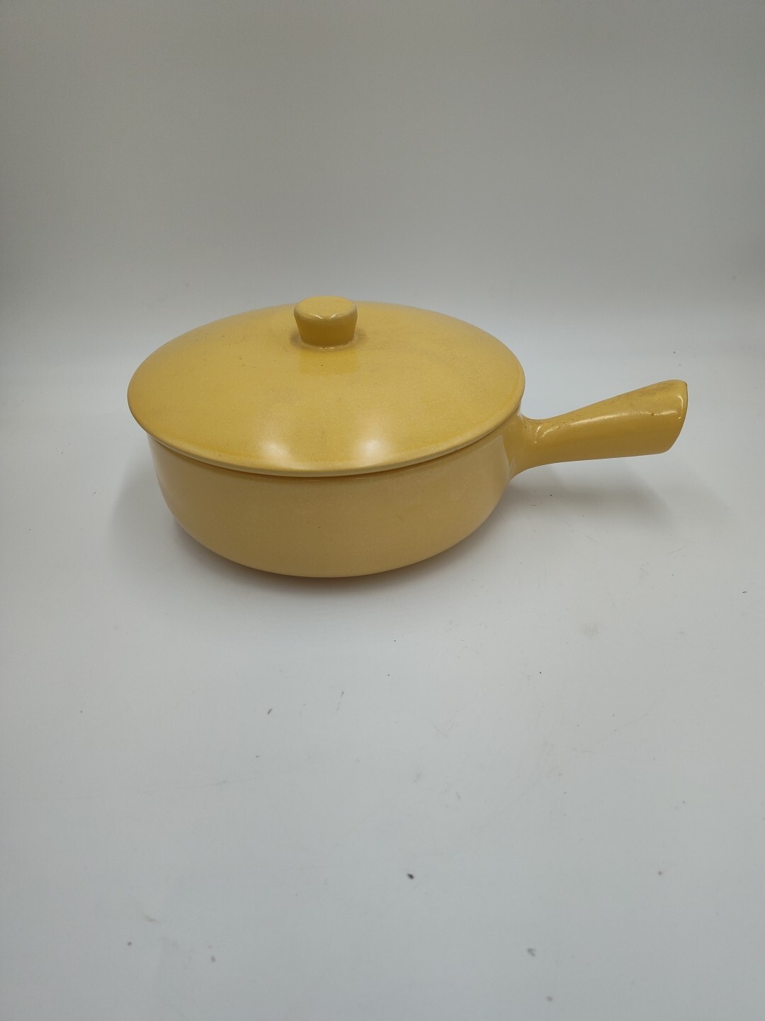 Vintage La Solana Yellow Pottery Stoneware Ceramic Covered Casserole Pan 7.25″