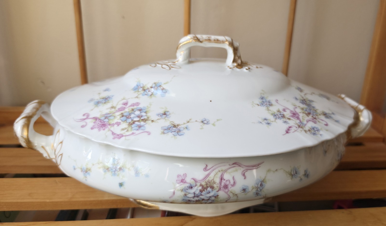 Theodore Haviland Oval Covered Vegetable-Pink Roses/Blue Scrolls -Schleiger
