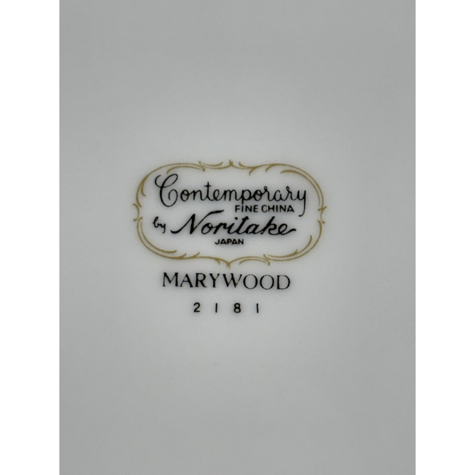 Noritake Contemporary Fine China Marywood 2181 Bread Plate 6-3/8 Platinum Trim