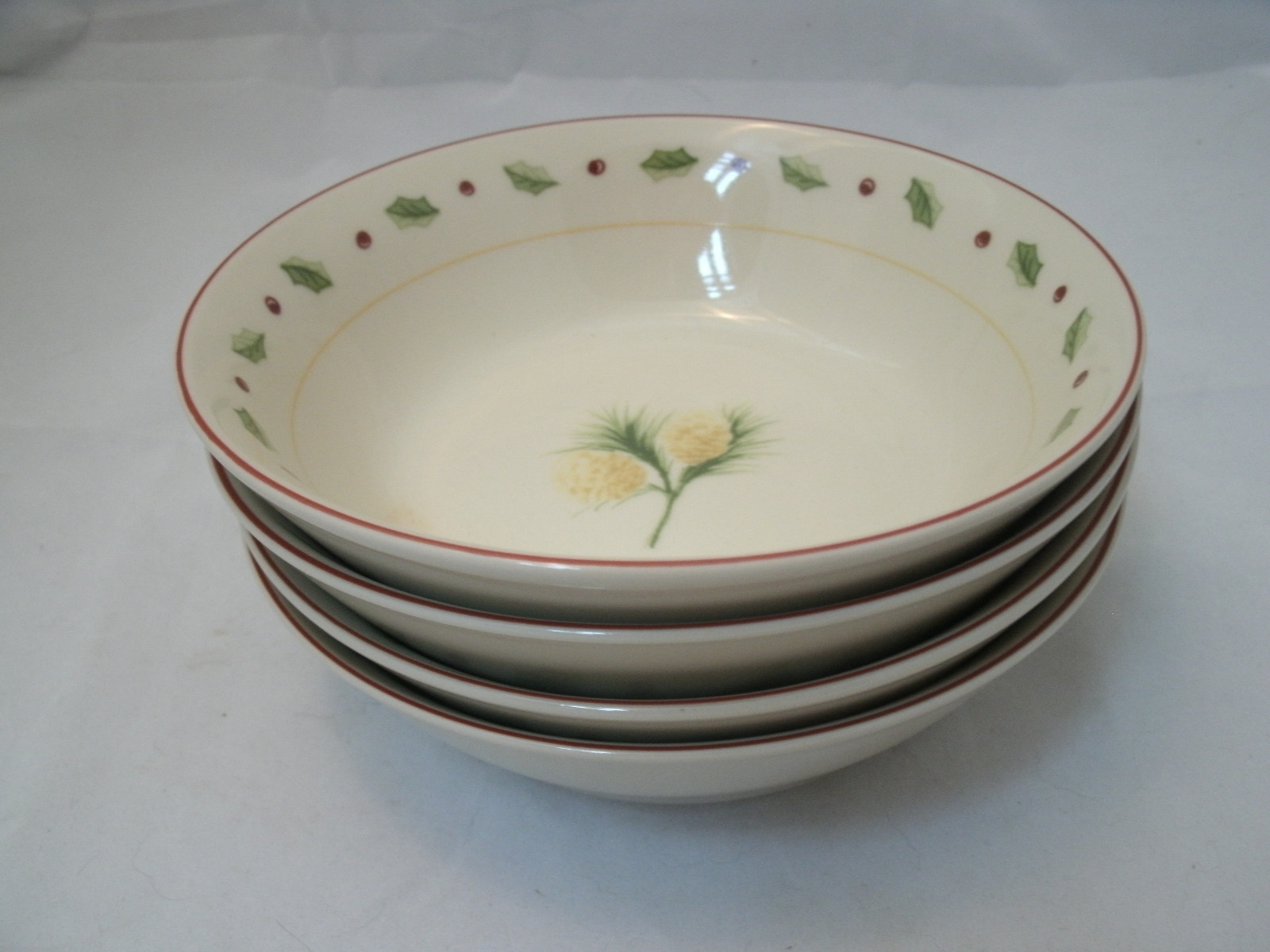 Merry Brite HOLIDAY HOME Set of 4-6 1/2″ Christmas Soup Cereal Bowls Disc’d EC 2