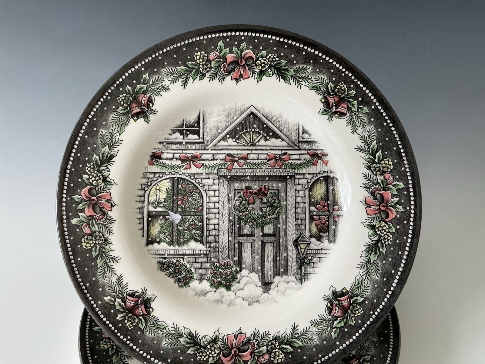 2 Royal Stafford Christmas Home Front Door Wreath 8 1/2″ Salad/Dessert Plates EX