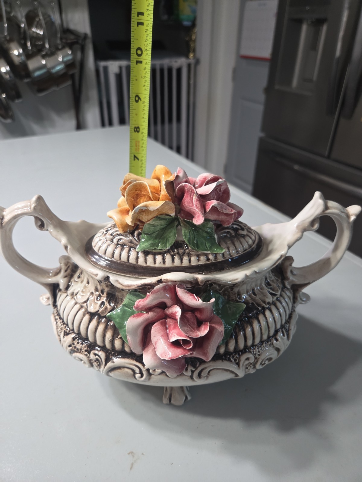 Capodimonte Style Footed Center Bowl/Tureen – Check Pictures As Also Description