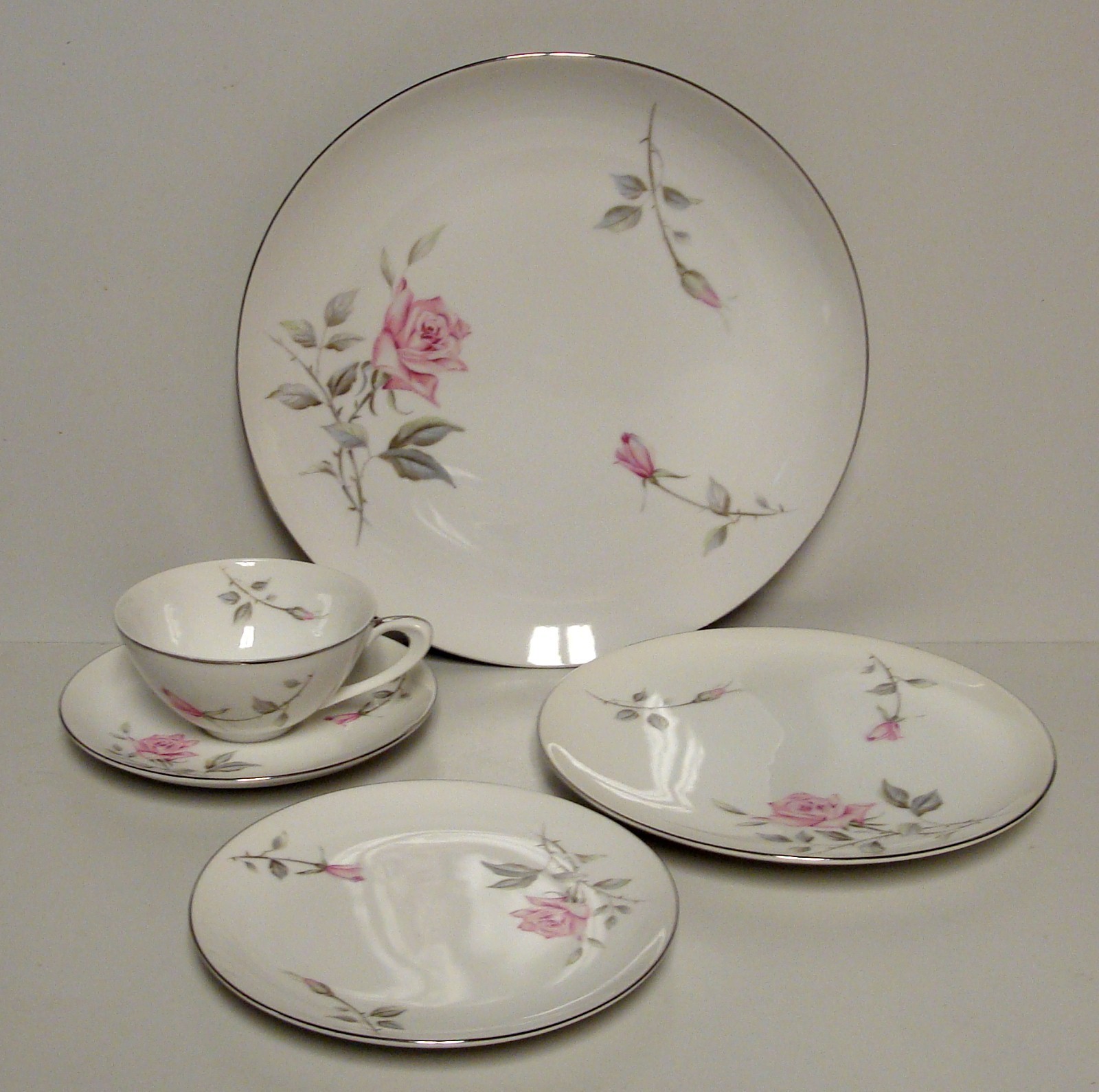 James Chatelaine BRIARCLIFT 20 Piece Set FOUR PLACE SETTINGS More Items Here