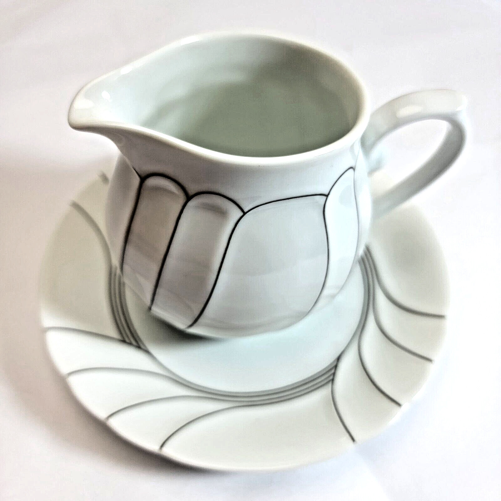 Mikasa 3.5″ Creamer Pitcher With Saucer Fleetwood L9708 White Black Mint