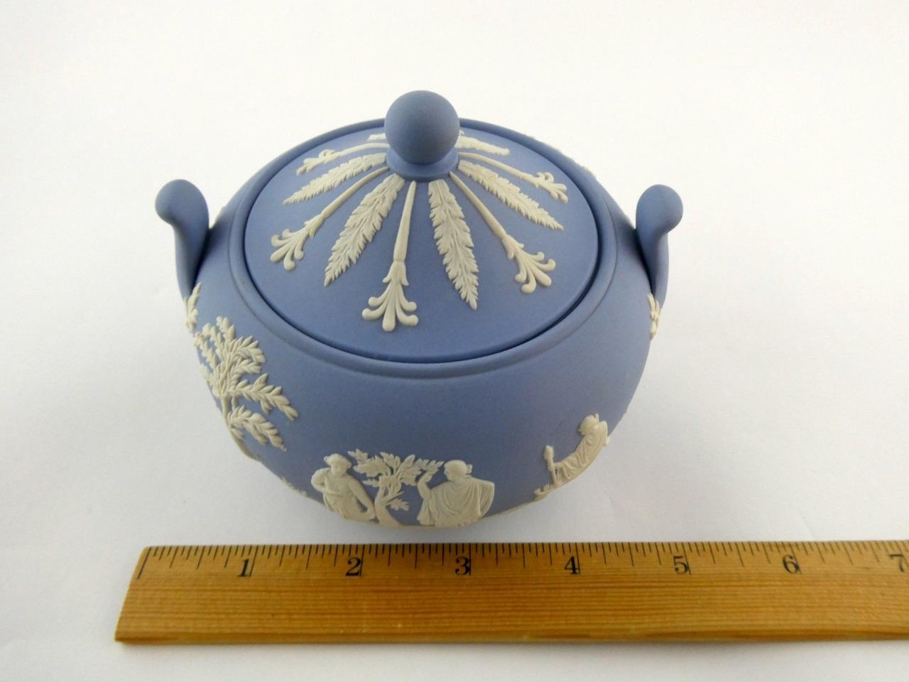 Wedgwood Cream on Lavender Lidded Sugar Bowl with No Inner Glaze GOOD CONDITION
