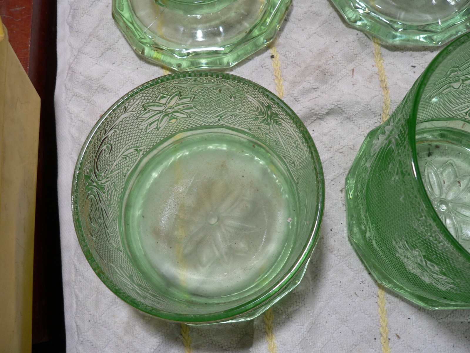 INDIANA GLASS – Chantilly Green Tiara pattern 3 pc. canister set