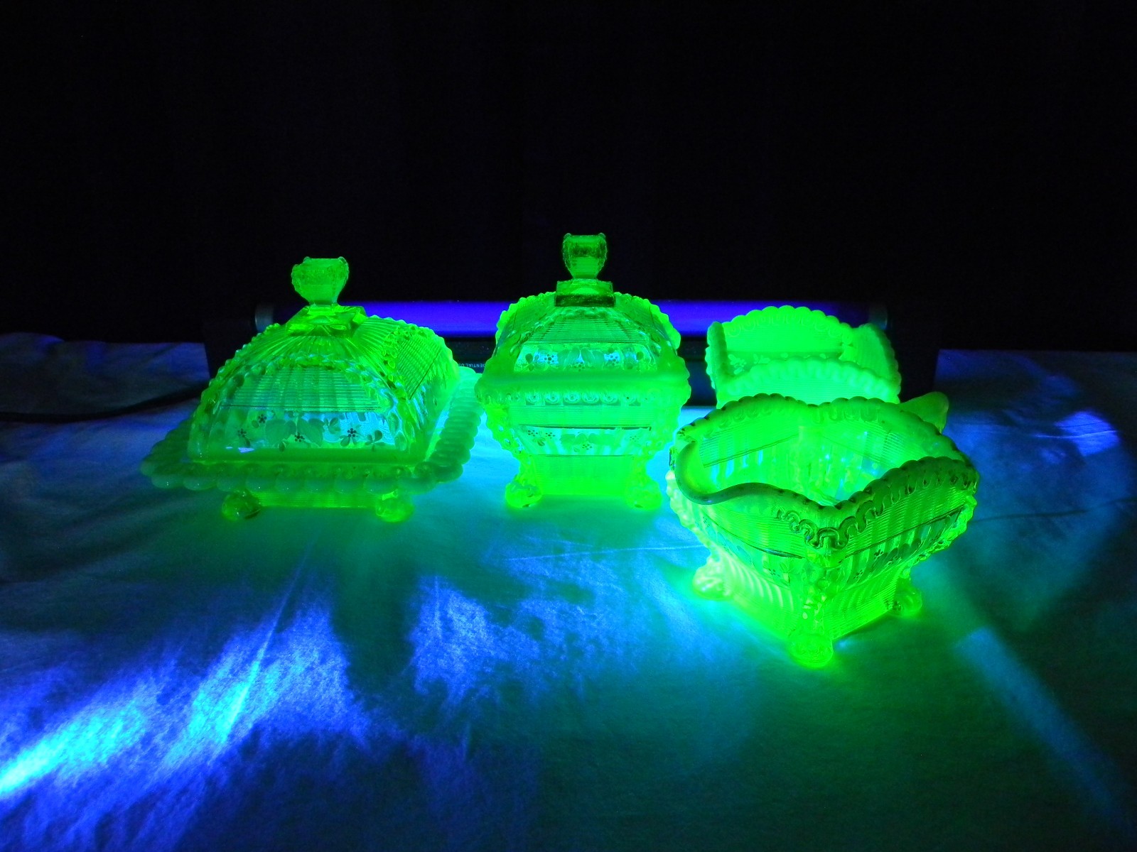~URANIUM GLASS NORTHWOOD CANARY VASELINE OPALESCENT ALASKA COMPLETE TABLE SET~