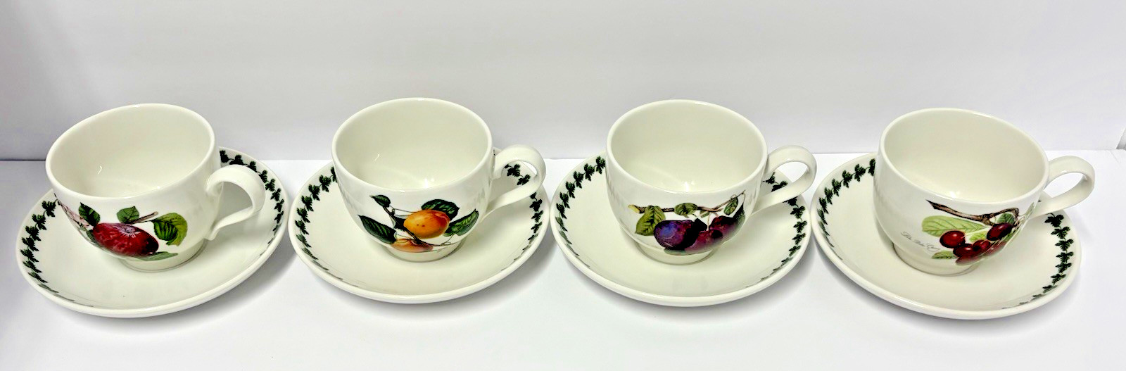 Portmeirion Pomona Traditional Footed Tea Coffee Cups & Saucers Gr Britain Set 4