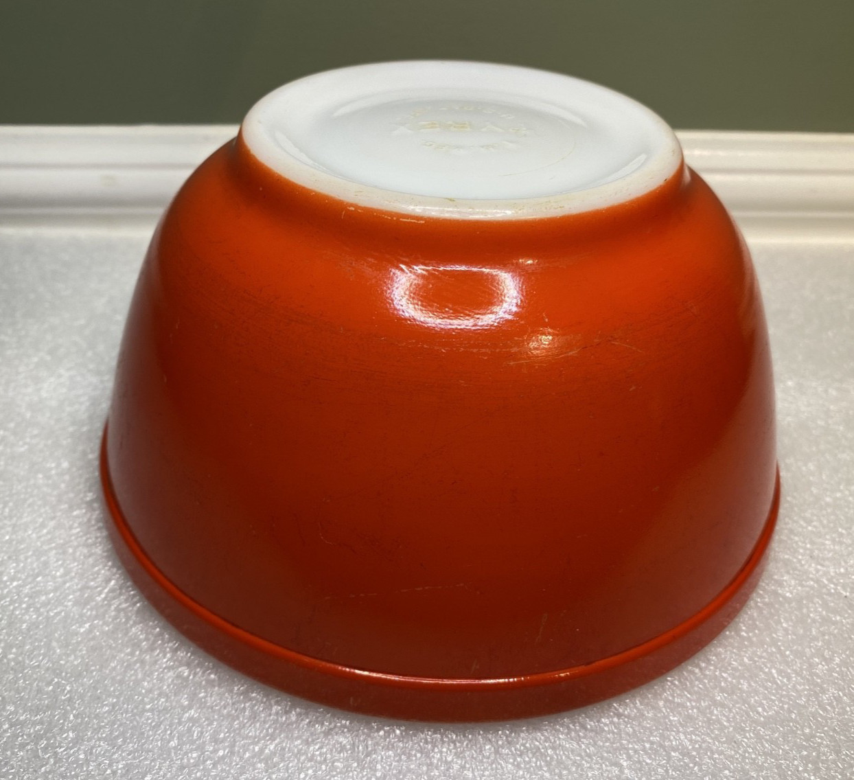 Vintage Pyrex Red 1-1/2 Quart Mixing/Nesting Bowl “No Number” (402) 1940’s