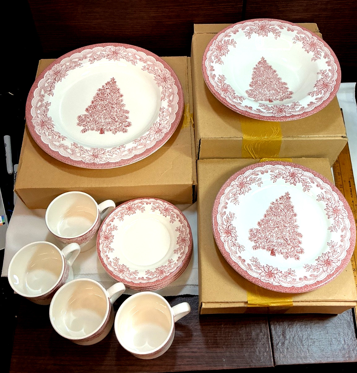 Staffordshire Engravings Yuletide PINK COLORED SET – SERVICE FOR 4 PLACE SETTING