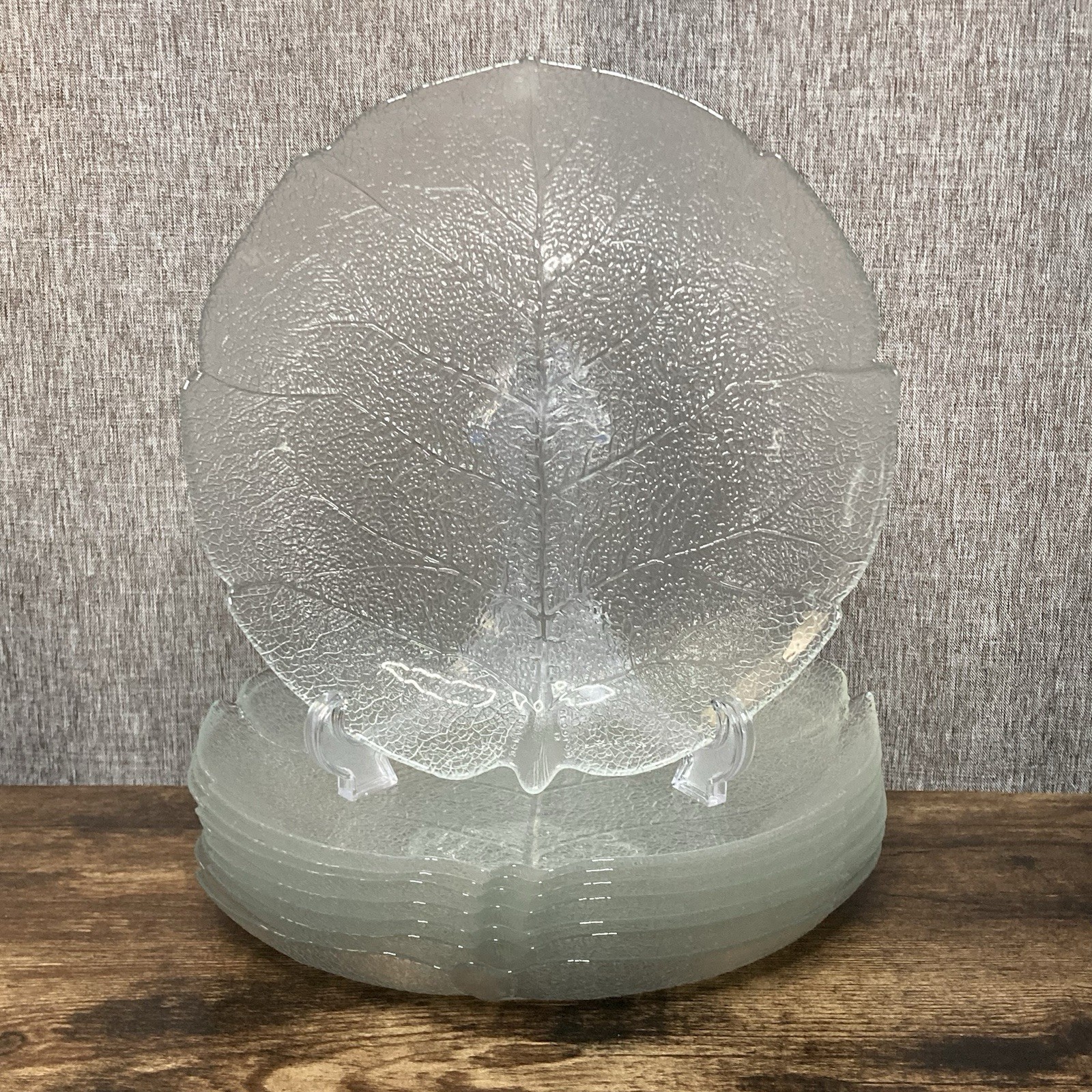 Set of 8 Vintage Arcoroc France Aspen Leaf Clear Tempered Glass Dinner Plates