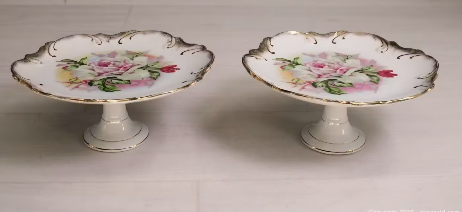 Vintage Pair Of Lipper Mann Pedestal Dishes Floral With Gold Tone 1960’s