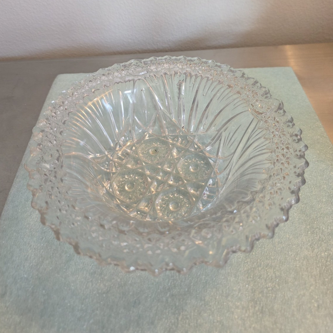 Uranium Glass Starburst Decorative Round Bowl 8 in Diameter
