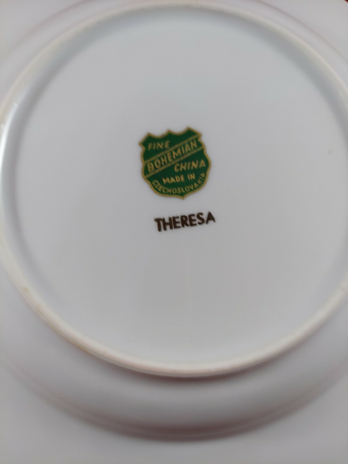 BOHEMIAN FINE CHINA THERESA 5 RIM SOUP PLATES 8 1/2″ DIAMETER. EXCELLENT.