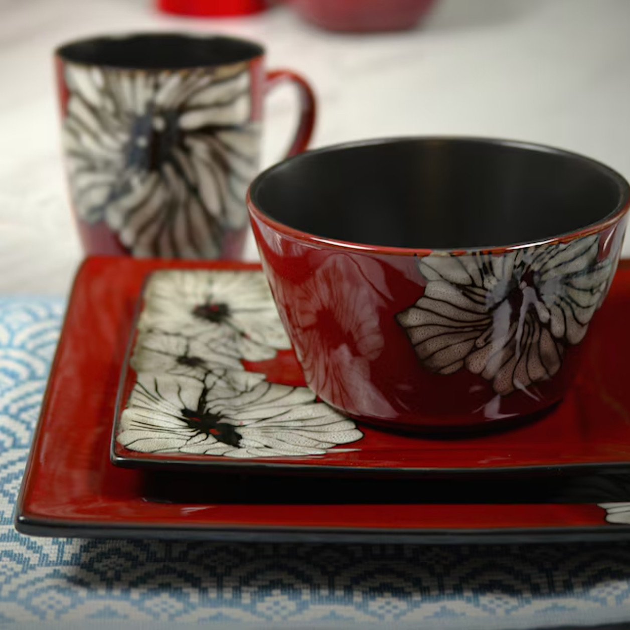 ELAMA WINTER BLOOM RED SQUARE DINNERWARE STONEWARE 16 PCS SET FOR 4 NEW NIB