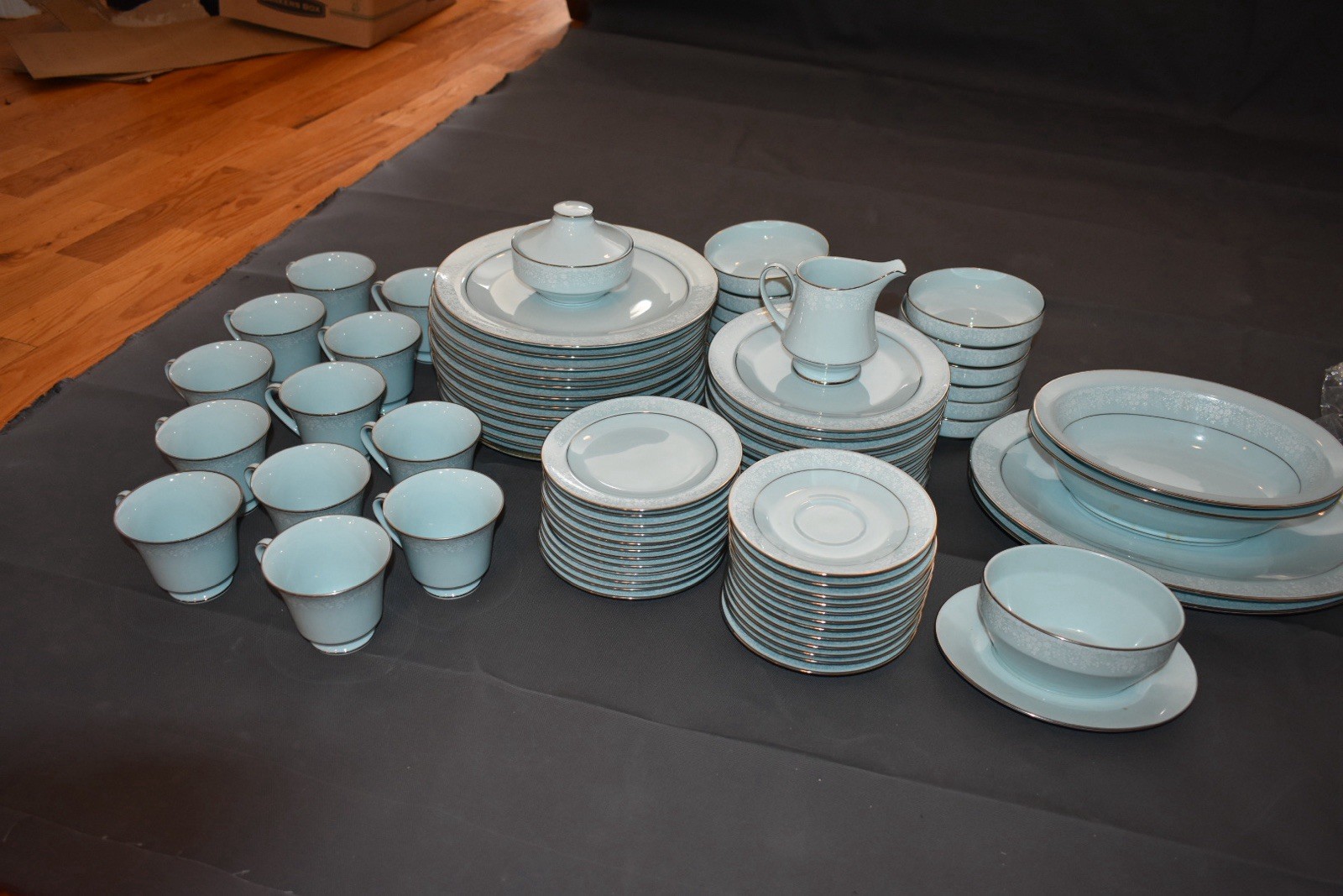 Noritake Fidelity 8003 W81 Porcelain Dinner Set Light Blue Service for 12, 91pc