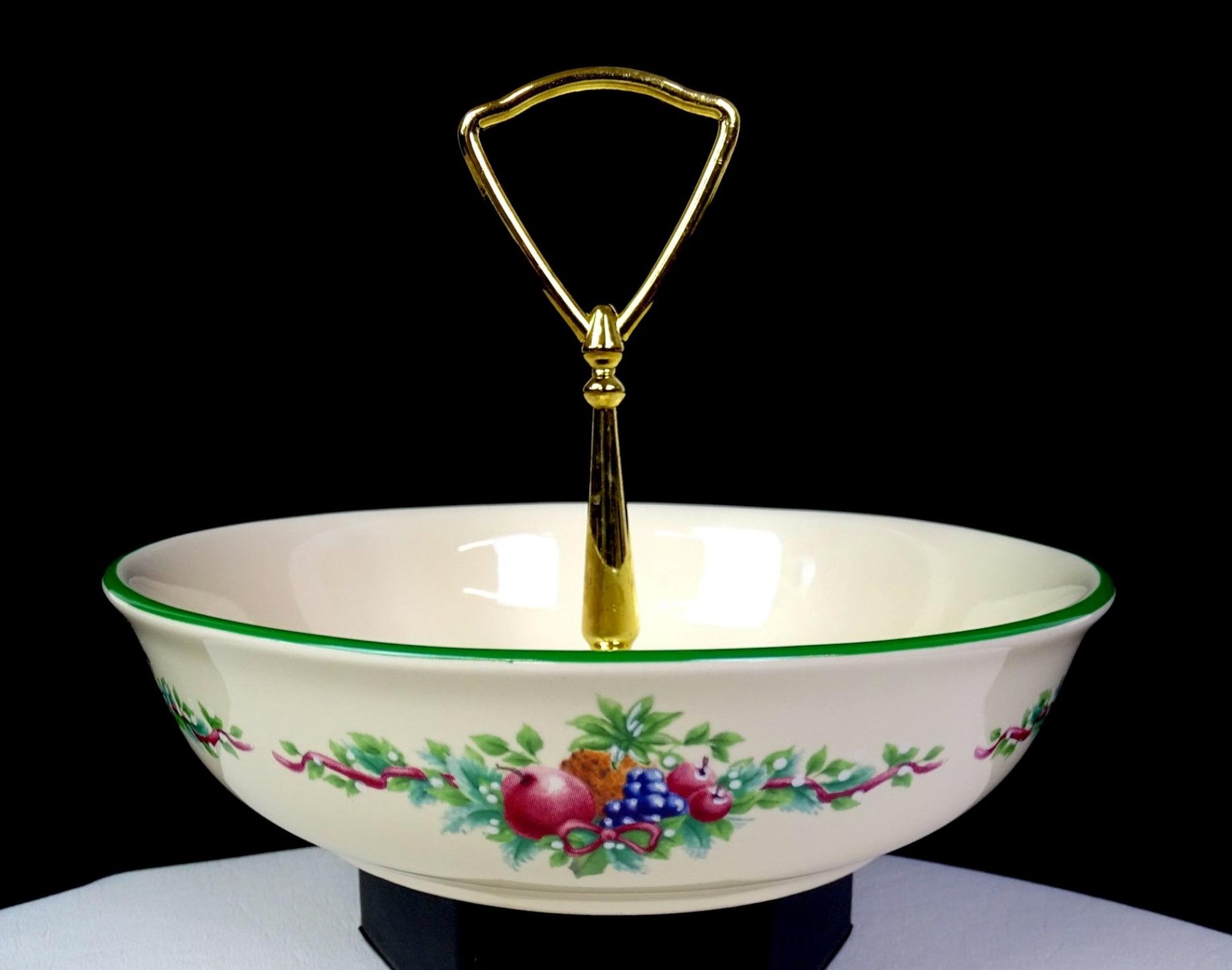 Pfaltzgraff Porcelain Holly Joy Center Handle 7 1/8″ Open Candy Dish 1994-1997