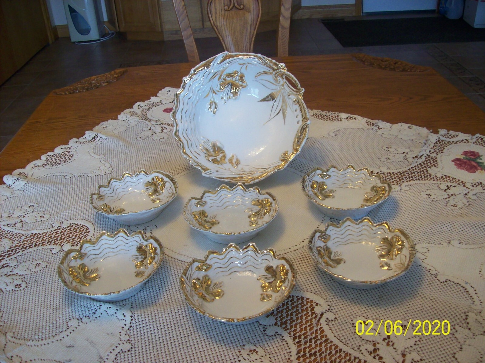 Gold & White Porcelain Raised Floral Pattern 7 Piece Vintage Berry Bowl Set